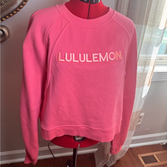 Lululemon Logo Crew Sweatshirt – Pink (Size M/L)
Washed but never worn - Picture 1 of 8